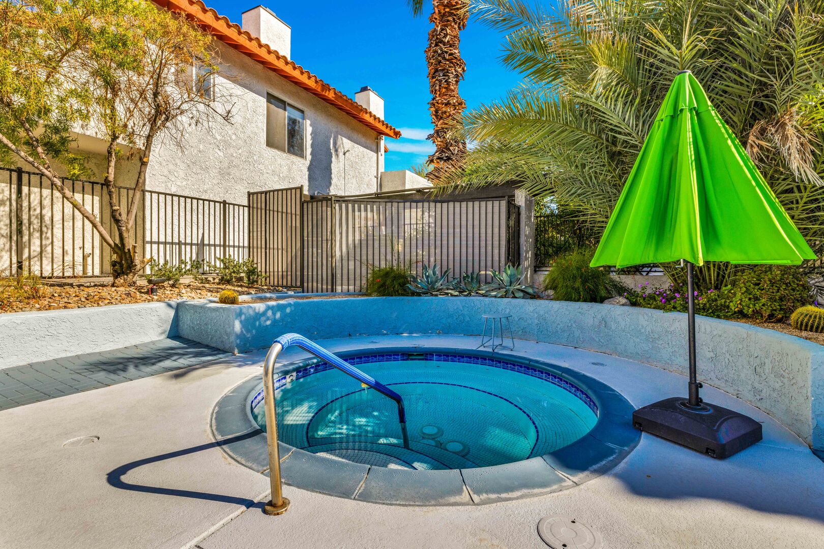 Enjoy a stay in our Christmas rentals in Palm Springs